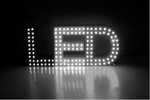 LED行業(yè)發(fā)展快速，2020年預(yù)計(jì)滲透率將達(dá)到70%??