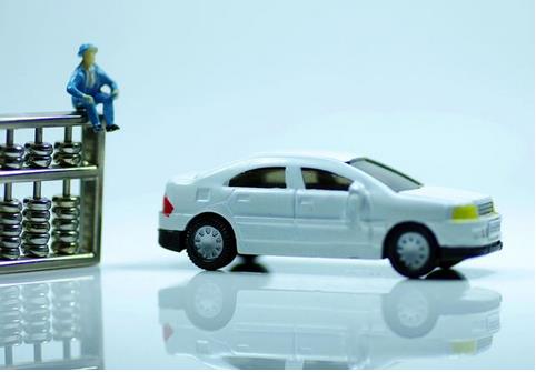 我國(guó)機(jī)動(dòng)車(chē)數(shù)量的不斷增加，使得車(chē)險(xiǎn)市場(chǎng)規(guī)模不斷擴(kuò)大?